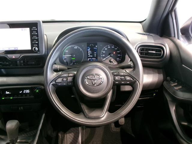 ヤリス ハイブリッドＸ　メモリーナビ　ミュージックプレイヤー接続可　バックカメラ　衝突被害軽減システム　ＥＴＣ　記録簿（5枚目）