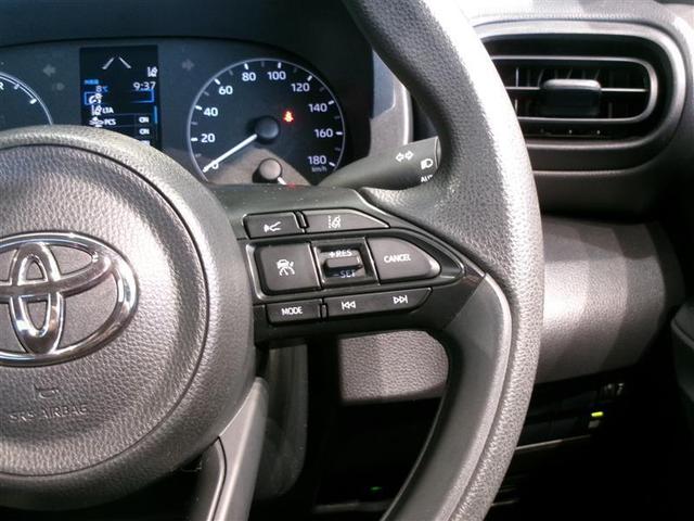 ヤリス ハイブリッドＸ　メモリーナビ　ミュージックプレイヤー接続可　バックカメラ　衝突被害軽減システム　ＥＴＣ　記録簿（11枚目）