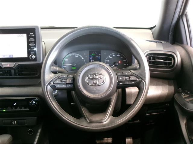 ヤリス ハイブリッドＸ　メモリーナビ　ミュージックプレイヤー接続可　バックカメラ　衝突被害軽減システム　ＥＴＣ　記録簿（5枚目）