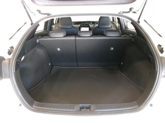 プリウス Ｓツーリングセレクション　フルセグ　メモリーナビ　ＤＶＤ再生　バックカメラ　衝突被害軽減システム　ＥＴＣ　ＬＥＤヘッドランプ　ワンオーナー　記録簿（16枚目）