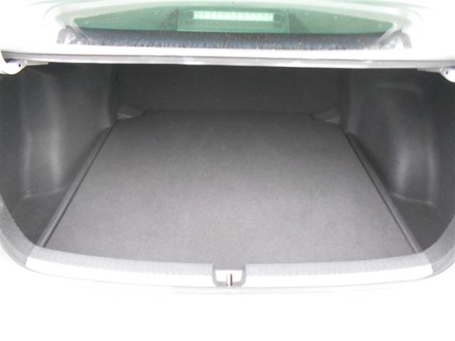 カローラ Ｓ　キーレス　オートエアコン　整備記録簿　ワンオ－ナ－　メモリナビ　ドラレコ　ＬＥＤヘッドランプ　アルミ　イモビ　ＡＢＳ　デュアルエアバック　横滑防止　パワーステアリング　ナビ　エアバッグ　ＤＶＤ（11枚目）