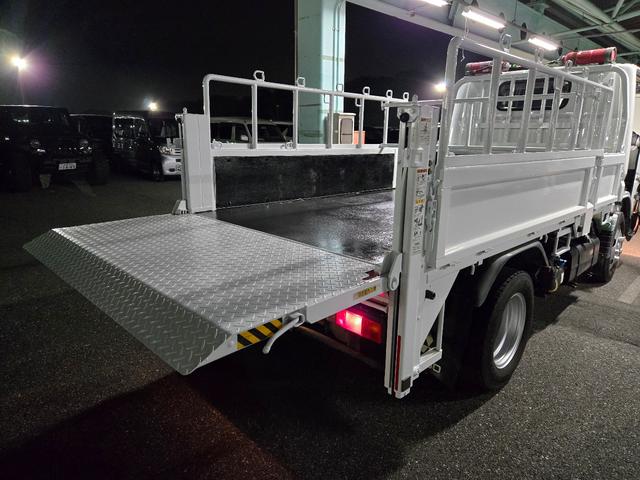 キャンター 　３ｔ車　４ナンバー新明和　パワーゲート　ＭＴ５　マニュアル車　新明和　垂直　バックカメラ　ドライブレコーダー（2枚目）