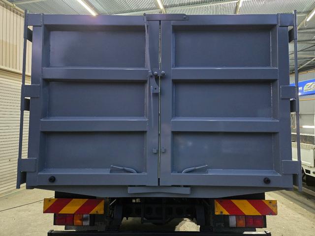 フォワード 　４ｔ　深ダンプ　観音開き　新明和ダンプ　土砂禁　坂道発進補助装置　オールペン　ＭＴ６（6枚目）