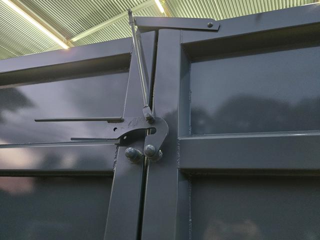 フォワード 　４ｔ　深ダンプ　観音開き　新明和ダンプ　土砂禁　坂道発進補助装置　オールペン　ＭＴ６（9枚目）