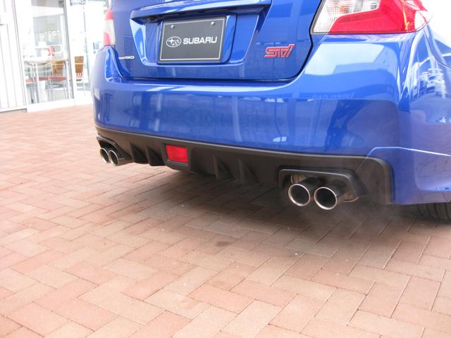 ＷＲＸ ＳＴＩ Ｔｙｐｅ　Ｓ　　ナビ・ＥＴＣ２．０・ＴＶ　キーレスアクセス＆プッシュスタート・ＬＥＤヘッドランプ（ステアリング連動）・オートワイパー＆オートライト・ブレンボ製１８インチベンチレーテッドディスクブレーキ・大型リヤスポイラー（10枚目）