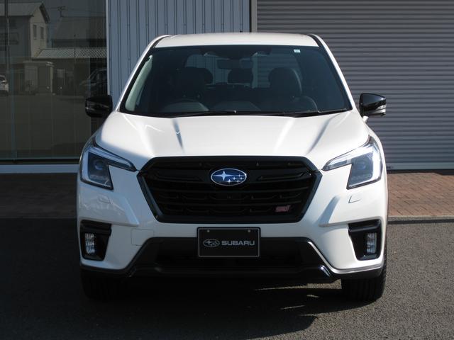 フォレスター STIスポーツ ナビ・ETC・新世代アイサイト搭載 スマートリヤビューミラー・STIsport専用装備 アイサイトセイフティプラス(運転支援&視界拡張)・運転席&助手席パワーシート・パワーリヤゲート・サイドビューモニター・ドライバーモニタリングシステム(4枚目)