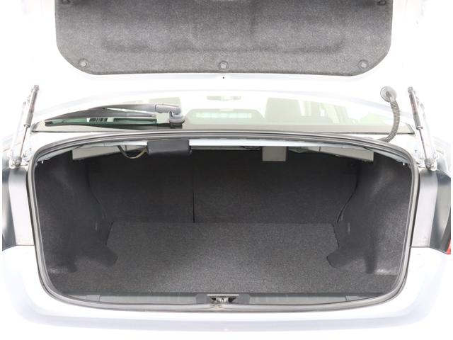 レガシィＢ４ Ｌｉｍｉｔｅｄ　ＥｙｅＳｉｇｈｔ搭載車　サンルーフ　８ナビ　ビルトインパナソニック８インチナビ　新品タイヤ　ＥＴＣ２．０　レザーシート　シートヒーター　社外前後ドライブレコーダー　バックカメラ　ステアリングヒーター　パワーシート　４ＷＤ　オートライト（17枚目）