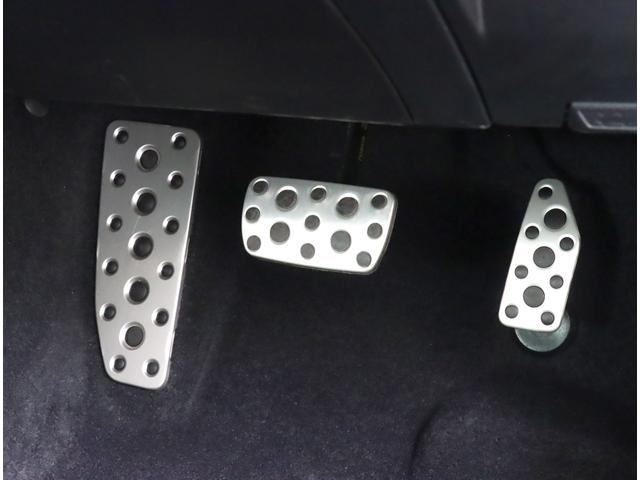 レガシィＢ４ Ｌｉｍｉｔｅｄ　ＥｙｅＳｉｇｈｔ搭載車　サンルーフ　８ナビ　ビルトインパナソニック８インチナビ　新品タイヤ　ＥＴＣ２．０　レザーシート　シートヒーター　社外前後ドライブレコーダー　バックカメラ　ステアリングヒーター　パワーシート　４ＷＤ　オートライト（29枚目）