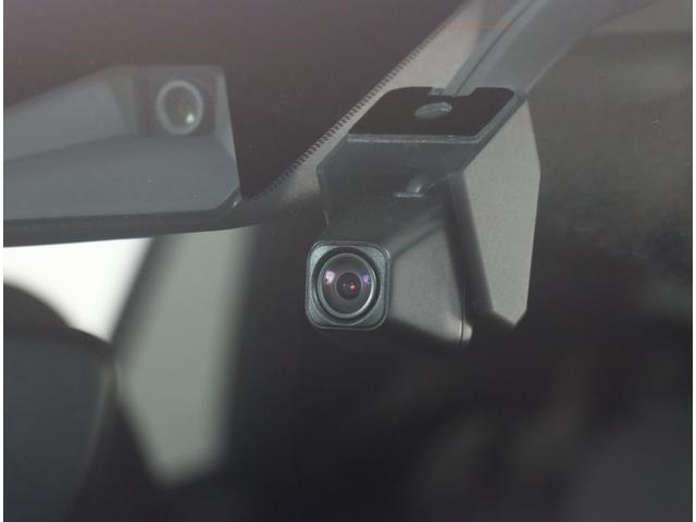 クロストレック リミテッド　ナビ機能　ステアリングヒーター　前後ドラレコ　ＥＴＣ２．０　シートヒーター　ルーフレール　デジタルマルチビューモニター　フルセグ　リヤビークルディテクション　ワンオーナー　禁煙車　寒冷地仕様　アダプティブドライビングビーム　ＬＥＤライナー（4枚目）