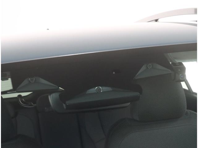 クロストレック リミテッド　ナビ機能　ステアリングヒーター　前後ドラレコ　ＥＴＣ２．０　シートヒーター　ルーフレール　デジタルマルチビューモニター　フルセグ　リヤビークルディテクション　ワンオーナー　禁煙車　寒冷地仕様　アダプティブドライビングビーム　ＬＥＤライナー（9枚目）