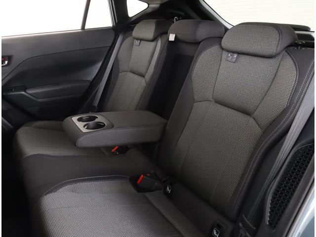 クロストレック リミテッド　ナビ機能　ステアリングヒーター　前後ドラレコ　ＥＴＣ２．０　シートヒーター　ルーフレール　デジタルマルチビューモニター　フルセグ　リヤビークルディテクション　ワンオーナー　禁煙車　寒冷地仕様　アダプティブドライビングビーム　ＬＥＤライナー（13枚目）