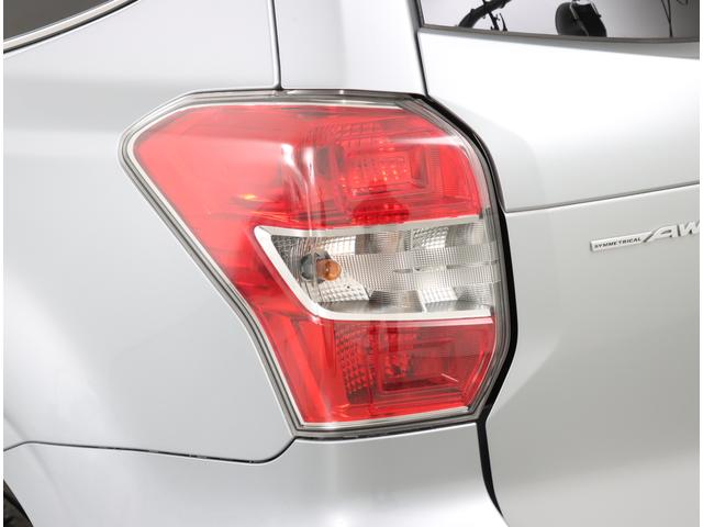 フォレスター ２．０ｉ－Ｌ　ＥｙｅＳｉｇｈｔ　ナビ・ＥＴＣ・グリル変更　アイサイトバージョン２・リヤバンパースカート（エアロ）・ナビ・ＥＴＣ・フロントグリル（シルバー）・トノカバー・カーゴステップパネル・ＨＩＤヘッドランプ（ロービーム）・キーレスアクセス＆プッシュスタート（32枚目）