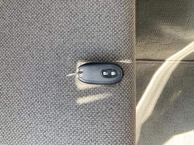 アルトラパン Ｌ　ナビ　ＴＶ　衝突被害軽減システム　スマートキー　アイドリングストップ　電動格納ミラー　シートヒーター　ベンチシート　ＣＶＴ　盗難防止システム　ＡＢＳ　ＥＳＣ　衝突安全ボディ　エアコン（7枚目）