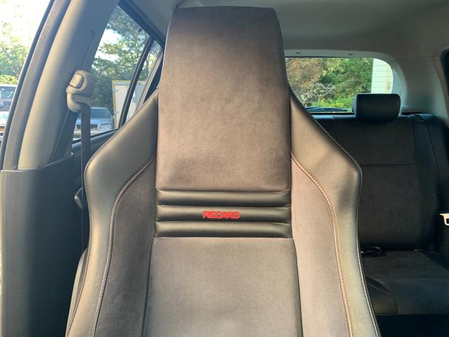 スイフト スポーツリミテッド　レカロ（ＲＥＣＡＲＯ）シート　フジツボマフラー　禁煙車　ワンオーナー　ワンセグＴＶ　ナビ付　ＣＤ　ＤＶＤ再生（5枚目）