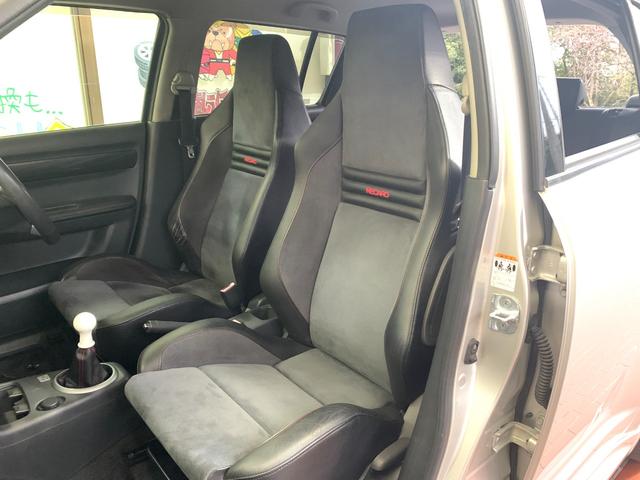 スイフト スポーツリミテッド　レカロ（ＲＥＣＡＲＯ）シート　フジツボマフラー　禁煙車　ワンオーナー　ワンセグＴＶ　ナビ付　ＣＤ　ＤＶＤ再生（6枚目）