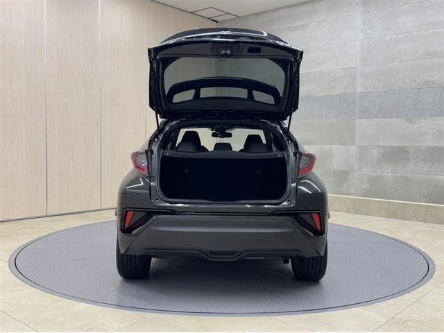 Ｃ－ＨＲ Ｇ　シートヒーター　リモコンエンジンスタータ　衝突被害軽減ブレーキ　車線逸脱警報装置　オートハイビーム　フルセグ内蔵メモリーナビ　ＣＤ／ＤＶＤ　Ｂｌｕｅｔｏｏｔｈ　バックモニター　ワンオーナー　整備記録簿（30枚目）