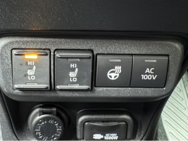 シエンタ ハイブリッドＺ　両側電動スライドドア　シートヒーター　ディスプレイオーディオ　ナビ　フルセグＴＶ　バックモニター　Ｂｌｕｅｔｏｏｔｈ　ＥＴＣ　ＡＣ１００Ｖ／１５００Ｗ電源コンセント　ワンオーナー　記録簿　サポカーＳ（12枚目）