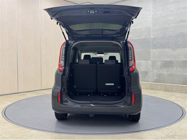 シエンタ ハイブリッドＺ　両側電動スライドドア　シートヒーター　ディスプレイオーディオ　ナビ　フルセグＴＶ　バックモニター　Ｂｌｕｅｔｏｏｔｈ　ＥＴＣ　ＡＣ１００Ｖ／１５００Ｗ電源コンセント　ワンオーナー　記録簿　サポカーＳ（28枚目）