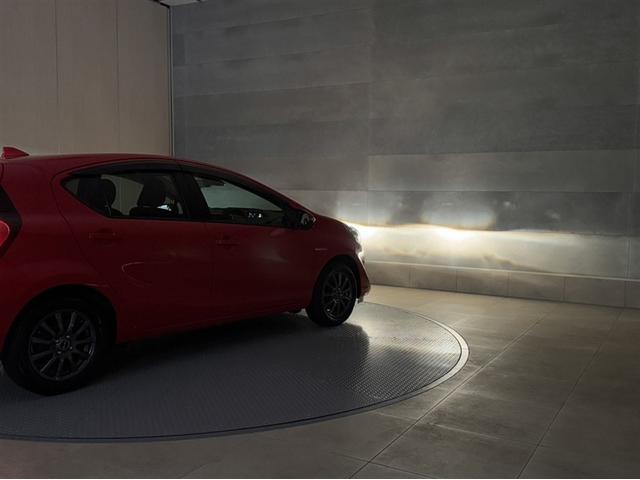 アクア Ｇ　衝突被害軽減ブレーキ　ペダル踏み間違い急発進抑制装置　ドライブレコーダー　ナビ　フルセグ　Ｂｌｕｅｔｏｏｔｈ　バックモニター　ＥＴＣ　先進ライト　車線逸脱警報　クルーズコントロール　オートエアコン（16枚目）