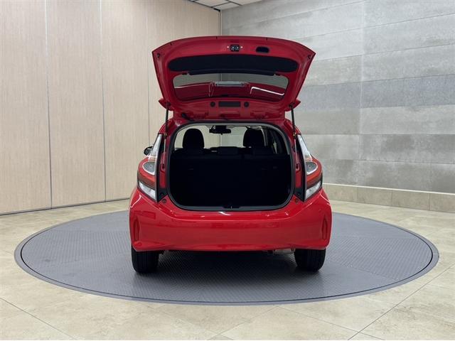 アクア Ｇ　衝突被害軽減ブレーキ　ペダル踏み間違い急発進抑制装置　ドライブレコーダー　ナビ　フルセグ　Ｂｌｕｅｔｏｏｔｈ　バックモニター　ＥＴＣ　先進ライト　車線逸脱警報　クルーズコントロール　オートエアコン（29枚目）