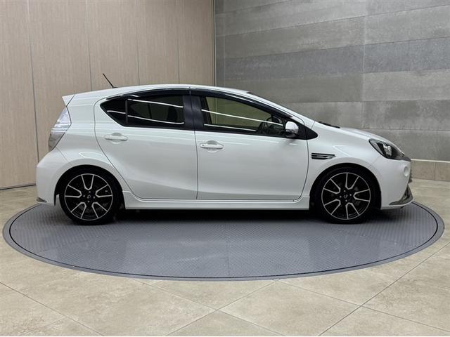 アクア G G’s ワンセグ内蔵メモリー Bluetooth対応 バックモニター ETC スマートキー イモビライザー オートエアコン アルカンターラシート 横滑り防止装置 ABS 純正アルミ 全席パワーウィンドウ(15枚目)