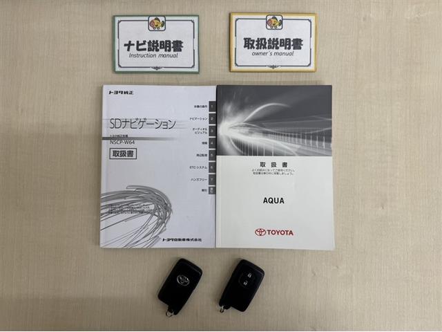 アクア G G’s ワンセグ内蔵メモリー Bluetooth対応 バックモニター ETC スマートキー イモビライザー オートエアコン アルカンターラシート 横滑り防止装置 ABS 純正アルミ 全席パワーウィンドウ(27枚目)