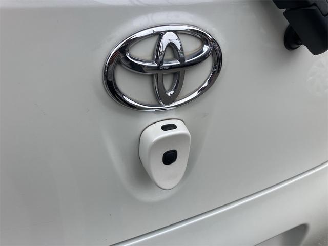 TOYOTA IQ 130G LEATHER PACKAGE