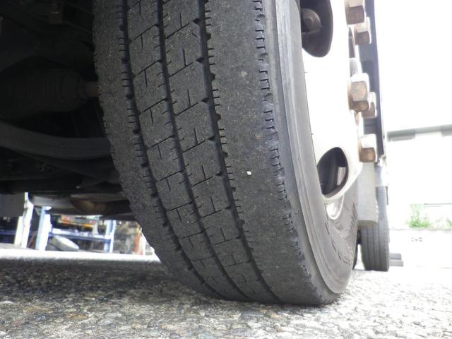 キャンター 全低床 2トン積 平トラック 準中型車 5速 記録簿 チェックランプ点灯無し ETC キーレス 全低床 左電動格納ミラー フォグランプ 荷台床鉄板張り 車検令和8年11月 全低床 FM/AM(26枚目)