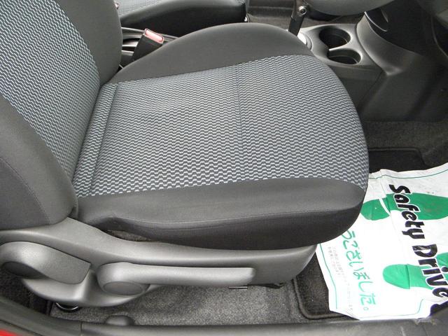 運転席シート座面。キレイです♪
