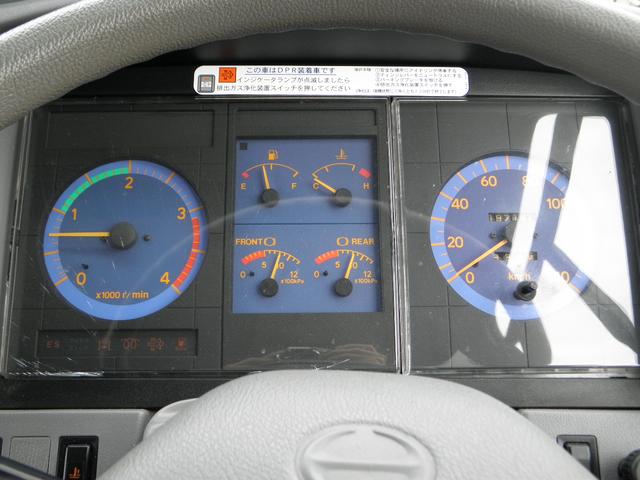 リエッセ スーパーデラックスターボ 29人乗 5速 リアエンジン バックカメラ 中折れ式自動ドア 客席荷物棚 モケットシート エアブレーキ 床下トランク 客席蛍光灯 ドラレコ 客席ヒーター 客席禁煙(2枚目)