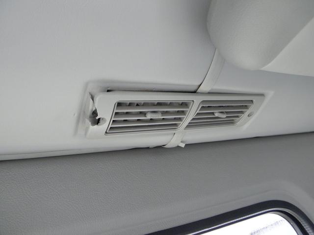 リエッセ スーパーデラックスターボ 29人乗 5速 リアエンジン バックカメラ 中折れ式自動ドア 客席荷物棚 モケットシート エアブレーキ 床下トランク 客席蛍光灯 ドラレコ 客席ヒーター 客席禁煙(18枚目)