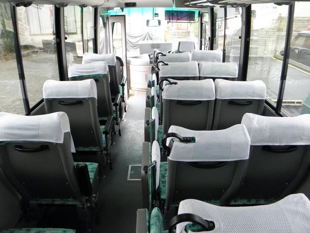 リエッセ スーパーデラックスターボ 29人乗 5速 リアエンジン バックカメラ 中折れ式自動ドア 客席荷物棚 モケットシート エアブレーキ 床下トランク 客席蛍光灯 ドラレコ 客席ヒーター 客席禁煙(21枚目)