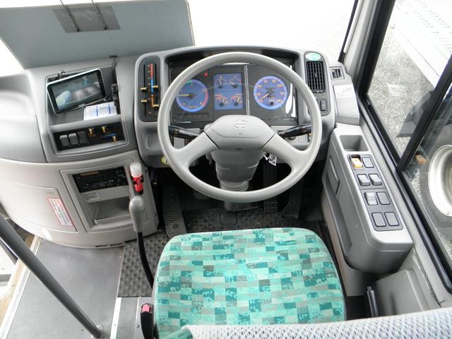 リエッセ スーパーデラックスターボ 29人乗 5速 リアエンジン バックカメラ 中折れ式自動ドア 客席荷物棚 モケットシート エアブレーキ 床下トランク 客席蛍光灯 ドラレコ 客席ヒーター 客席禁煙(23枚目)