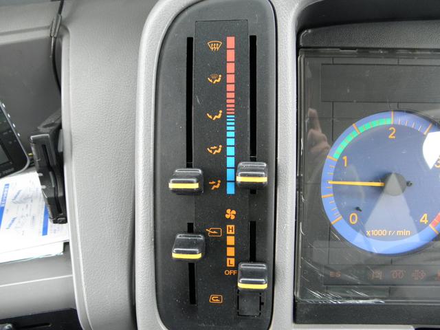 リエッセ スーパーデラックスターボ 29人乗 5速 リアエンジン バックカメラ 中折れ式自動ドア 客席荷物棚 モケットシート エアブレーキ 床下トランク 客席蛍光灯 ドラレコ 客席ヒーター 客席禁煙(24枚目)