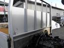 全低床 2トン積 平トラック 準中型車 5速 記録簿 チェックランプ点灯無し ETC キーレス 全低床 左電動格納ミラー フォグランプ 荷台床鉄板張り 車検令和8年11月 全低床 FM/AM(37枚目)