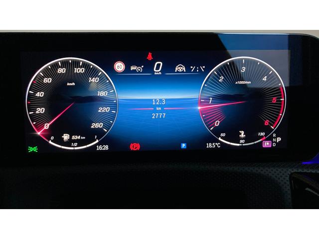 CLAクラス CLA200d AMGラインパッケージ 新型現行 AMGライン/Pルーフ/360°カメラシステム/プライバシーガラス/19インチAMGアルミホイール(28枚目)