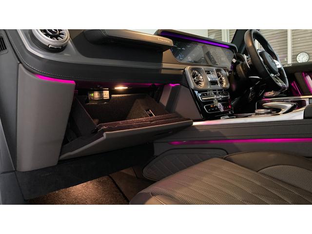 Gクラス G63 G manufakturインテリアプラスパッケージ/G manufakturプログラム/ダイヤモンドステッチ入りナッパレザーシート/ガラススライディングルーフ/20インチAMGアルミホイール(13枚目)