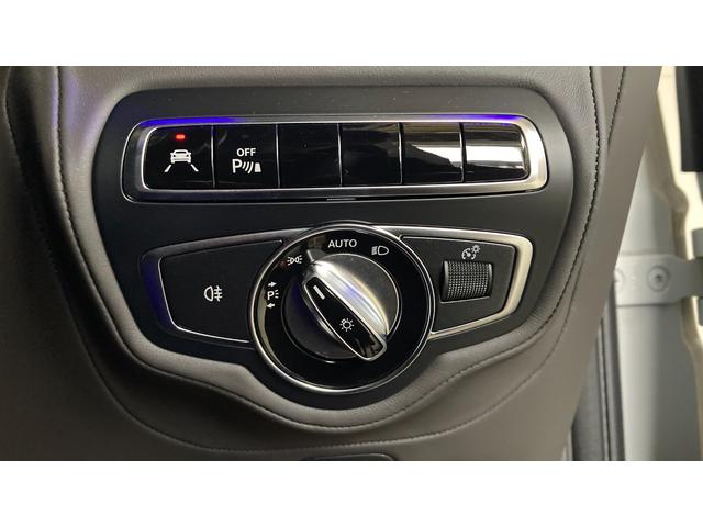 Gクラス G63 G manufakturインテリアプラスパッケージ/G manufakturプログラム/ダイヤモンドステッチ入りナッパレザーシート/ガラススライディングルーフ/20インチAMGアルミホイール(17枚目)