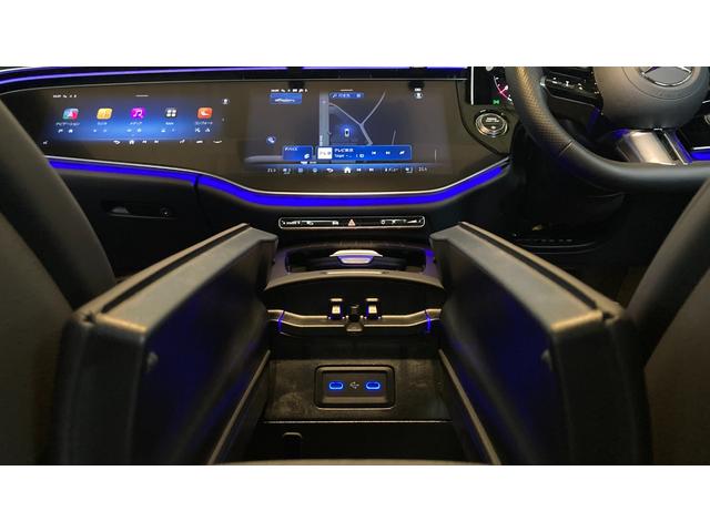 Ｅクラス Ｅ３００　エクスクルーシブ　ＡＭＧラインパッケージ　新型現行　Ｐルーフ／スーパースクリーン／３ＤコックピットＤＩＳＰ／コンフォートシート（ダイヤモンドステッチ）／パフューム／シートベンチレーター（前席）／後席シートヒーター／２０インチＡＭＧアルミ（16枚目）