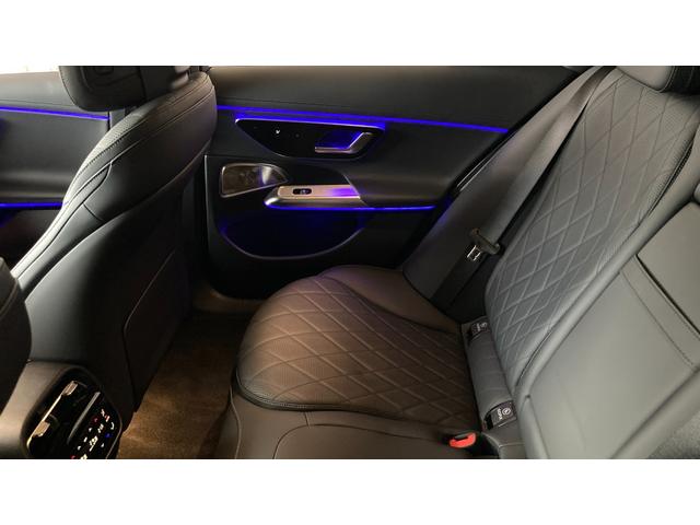 Ｅクラス Ｅ３００　エクスクルーシブ　ＡＭＧラインパッケージ　新型現行　Ｐルーフ／スーパースクリーン／３ＤコックピットＤＩＳＰ／コンフォートシート（ダイヤモンドステッチ）／パフューム／シートベンチレーター（前席）／後席シートヒーター／２０インチＡＭＧアルミ（27枚目）