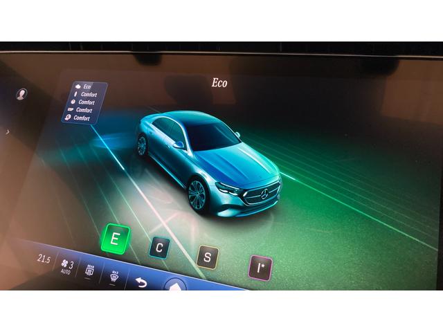 Ｅクラス Ｅ３００　エクスクルーシブ　ＡＭＧラインパッケージ　新型現行　Ｐルーフ／スーパースクリーン／３ＤコックピットＤＩＳＰ／コンフォートシート（ダイヤモンドステッチ）／パフューム／シートベンチレーター（前席）／後席シートヒーター／２０インチＡＭＧアルミ（34枚目）