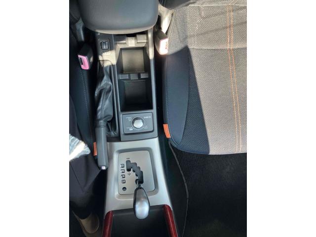 フォレスター ２．０ＸＴ　４ＷＤ　ＥＴＣ　オートクルーズコントロール　ナビ　ＴＶ　ＨＩＤ　アルミホイール　スマートキー　電動格納ミラー　シートヒーター　ＡＴ　盗難防止システム　衝突安全ボディ　ＣＤ　ＤＶＤ再生　ＡＢＳ　ＥＳＣ（70枚目）