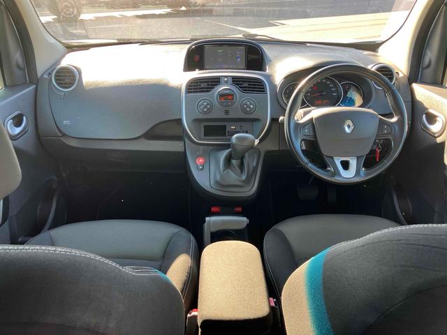 カングー ゼン　ＥＴＣ　バックカメラ　オートクルーズコントロール　両側スライドドア　キーレスエントリー　ＡＴ　ＣＤ　盗難防止システム　ＡＢＳ　エアコン　パワーステアリング　パワーウィンドウ　運転席エアバッグ（2枚目）