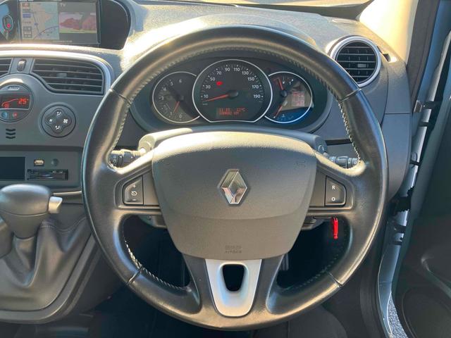 カングー ゼン　ＥＴＣ　バックカメラ　オートクルーズコントロール　両側スライドドア　キーレスエントリー　ＡＴ　ＣＤ　盗難防止システム　ＡＢＳ　エアコン　パワーステアリング　パワーウィンドウ　運転席エアバッグ（3枚目）