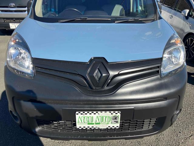 カングー ゼン　ＥＴＣ　バックカメラ　オートクルーズコントロール　両側スライドドア　キーレスエントリー　ＡＴ　ＣＤ　盗難防止システム　ＡＢＳ　エアコン　パワーステアリング　パワーウィンドウ　運転席エアバッグ（17枚目）