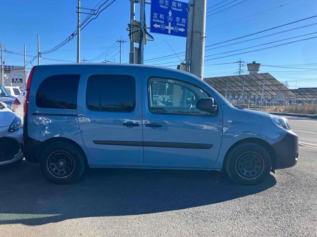 カングー ゼン　ＥＴＣ　バックカメラ　オートクルーズコントロール　両側スライドドア　キーレスエントリー　ＡＴ　ＣＤ　盗難防止システム　ＡＢＳ　エアコン　パワーステアリング　パワーウィンドウ　運転席エアバッグ（23枚目）