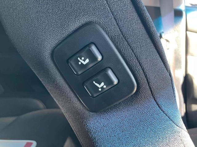 クラウンハイブリッド アスリートＳ　ドライブレコーダー　ＥＴＣ　オートクルーズコントロール　バックカメラ　ナビ　ＴＶ　アルミホイール　オートライト　ＨＩＤ　サンルーフ　ＣＶＴ　シートヒーター　スマートキー　電動格納ミラー（8枚目）