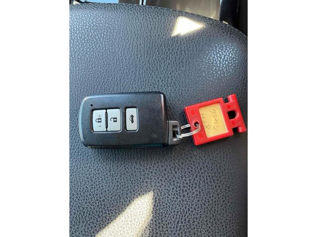 クラウンハイブリッド アスリートＳ　ドライブレコーダー　ＥＴＣ　オートクルーズコントロール　バックカメラ　ナビ　ＴＶ　アルミホイール　オートライト　ＨＩＤ　サンルーフ　ＣＶＴ　シートヒーター　スマートキー　電動格納ミラー（10枚目）