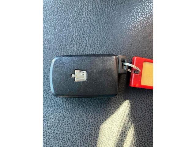 クラウンハイブリッド アスリートＳ　ドライブレコーダー　ＥＴＣ　オートクルーズコントロール　バックカメラ　ナビ　ＴＶ　アルミホイール　オートライト　ＨＩＤ　サンルーフ　ＣＶＴ　シートヒーター　スマートキー　電動格納ミラー（11枚目）