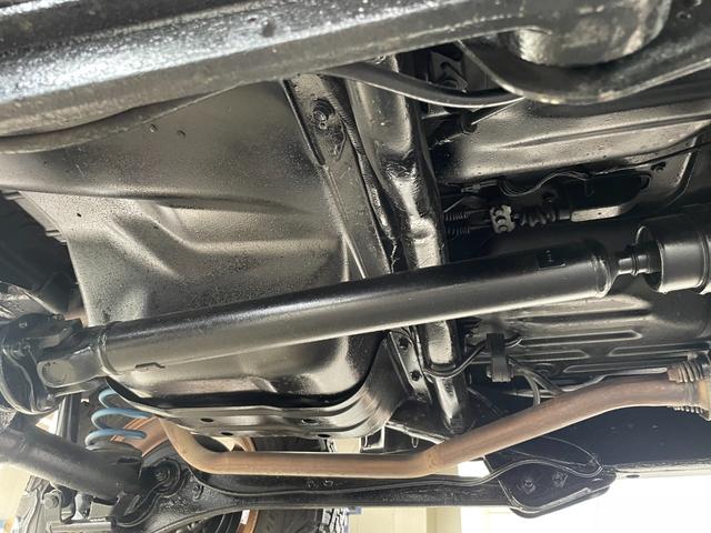 ジムニー ワイルドウインド 社外ナビ バックカメラ 色替え 2.5インチアップ 社外マフラー 社外ステアリング ETC(26枚目)